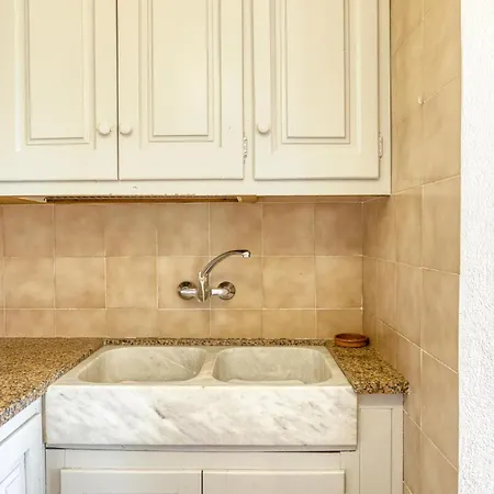 Apartment Bajo 1 *