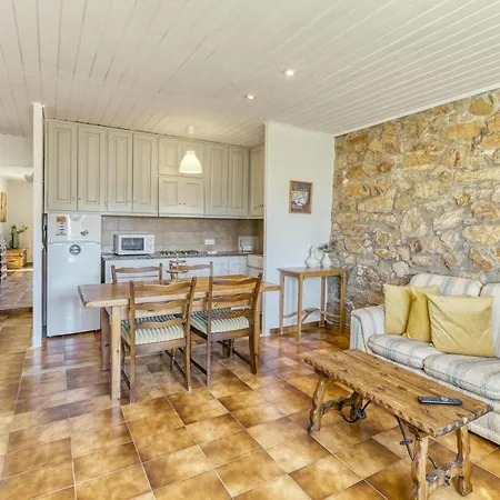 Apartment Bajo 1 *